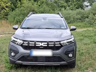 Gebraucht Dacia Jogger Expression 110 PS (80 kW) 2024 Grau Van / Kleinbus