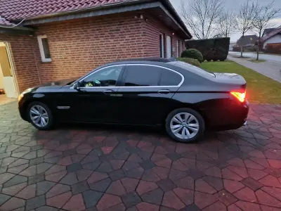 Gebraucht BMW 730L 245 PS (180 kW) 2011 Schwarz Limousine