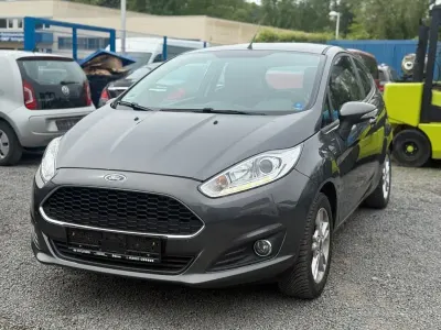 Gebraucht Ford Fiesta Celebration 60 PS (44 kW) 2017 Grau Kleinwagen