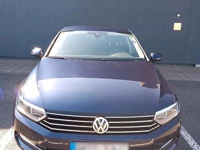 Blau Gebraucht 2015 VW Passat Limousine | 13.000 € (Guter Preis)