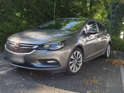 Gebraucht Opel Astra Edition 125 PS (91 kW) 2015 Grau Limousine