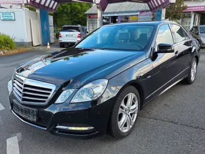 Gebraucht Mercedes E200 184 PS (135 kW) 2011 Schwarz Limousine