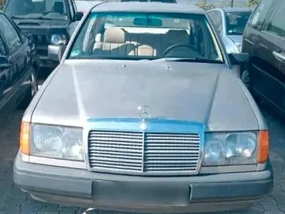 Gebraucht Mercedes E230 130 PS (95 kW) 1988 Limousine