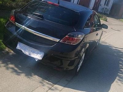 Usata Opel Astra GTC 116 CV (85 kW) 2009 Nero Utilitaria