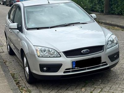 Usata Ford Focus 100 CV (73 kW) 2007 Grigio Berlina