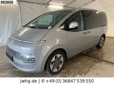 Używany Hyundai Staria Prime 177 KM (130 kW) 2024 Srebrny Minivan