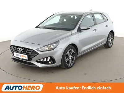 Gebraucht Hyundai i30 Select 120 PS (88 kW) 2022 Grau Kleinwagen
