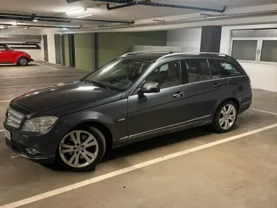 Używany Mercedes C320