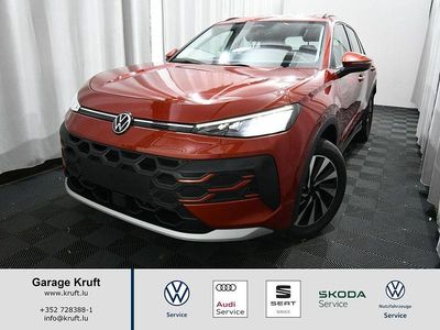 Neu VW T-Roc Life 150 PS (110 kW) 2025 Rot SUV