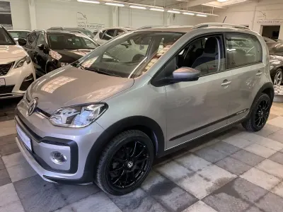 Gebraucht VW cross up! 75 PS (55 kW) 2017 Silber Kleinwagen