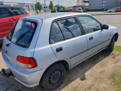 Gebraucht Daihatsu Charade 75 PS (55 kW) 1996 Silber Limousine