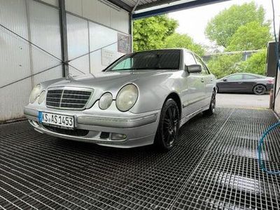 Mercedes E220