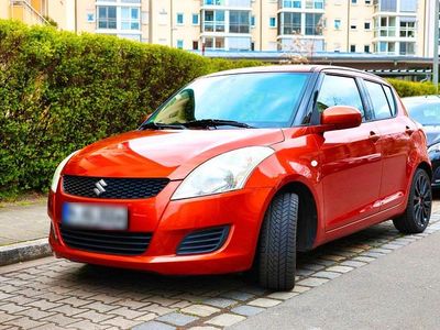 Gebraucht Suzuki Swift Club 94 PS (69 kW) 2011 Rot Kleinwagen
