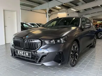 Gebraucht BMW 540 Performance 303 PS (222 kW) 2026 Schwarz Kombi