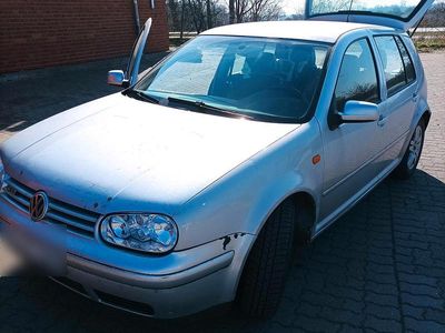 Usata VW Golf IV 100 CV (73 kW) 2002 Argento Utilitaria