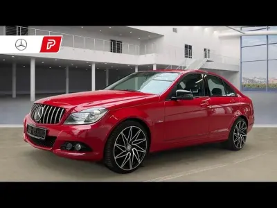 Gebraucht Mercedes C200 Avantgarde 184 PS (135 kW) 2012 Rot Limousine
