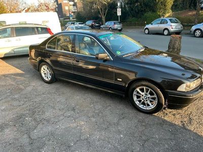 BMW 525