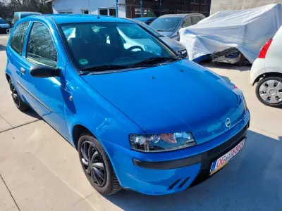 Usata Fiat Punto Dynamic 60 CV (44 kW) 2003 Blu Utilitaria