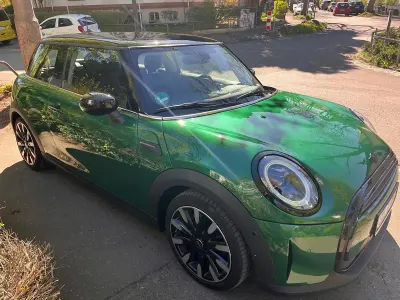 Usado Mini Cooper Classic 136 HP (100 kW) 2021 Verde Citadino