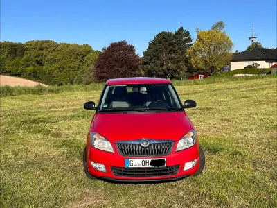 Gebraucht Skoda Fabia 86 PS (63 kW) 2013 Rot Kleinwagen