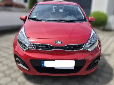 Gebraucht Kia Rio Spirit 86 PS (63 kW) 2012 Rot Limousine
