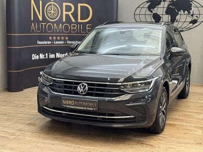 Gebraucht VW Tiguan Life 150 PS (110 kW) 2022 Uranograu SUV