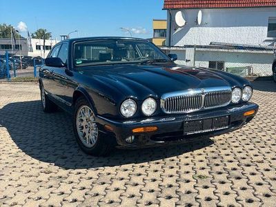 Jaguar XJ8