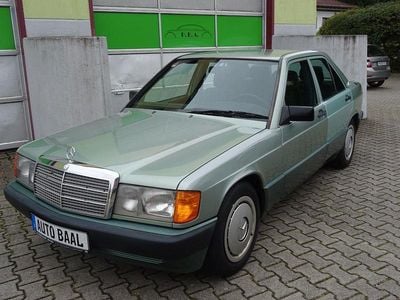 Usata Mercedes 190 94 CV (69 kW) 1989 Verde Berlina