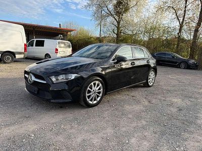 Usata Mercedes 180 116 CV (85 kW) 2018 Nero Berlina