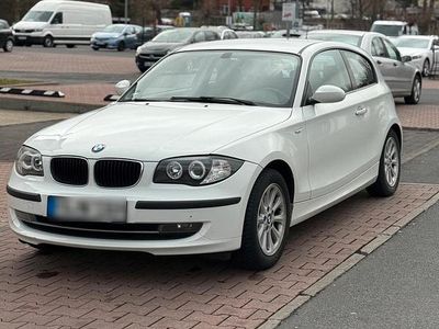 Gebraucht BMW 116 122 PS (89 kW) 2007 Weiß Kleinwagen