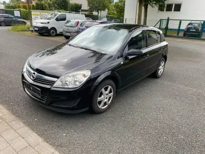 Gebraucht Opel Astra Innovation 90 PS (66 kW) 2008 Schwarz Limousine