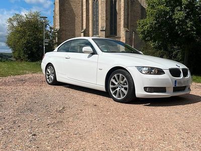Gebraucht BMW 335 Cabriolet 304 PS (223 kW) 2009 Weiß Cabrio