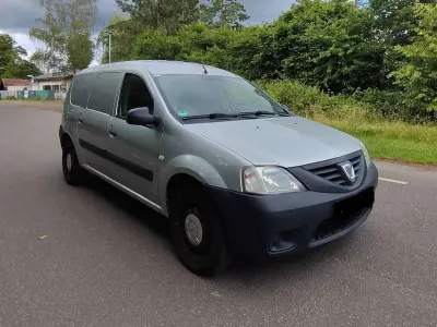 Gebraucht Dacia Logan Ambiance 84 PS (61 kW) 2012 Platingrau Van / Kleinbus