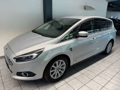 Gebraucht Ford S-MAX Titanium 179 PS (131 kW) 2017 Silber Van / Kleinbus