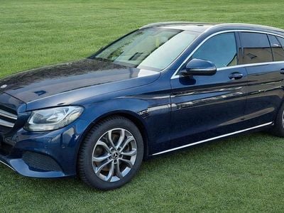 Gebraucht Mercedes C300 Avantgarde 245 PS (180 kW) 2018 Blau Kombi