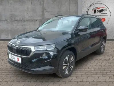 Neu Skoda Karoq Tour 150 PS (110 kW) 2025 Schwarz SUV