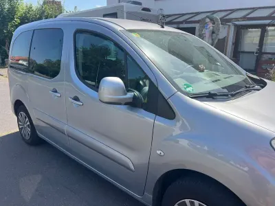 Gebraucht Peugeot TePee 99 PS (72 kW) 2018 Grau Van / Kleinbus