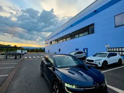 Gebraucht Renault Megane E-Tech Komfort 160 kW (218 PS) 2022 Blau Limousine