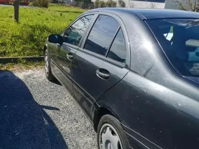 Second-hand Mercedes C220 195 CP (143 kW) 2001 Gri Berlinǎ
