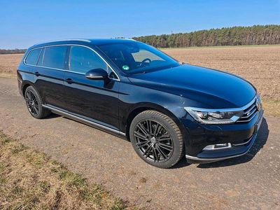 Second-hand VW Passat R-line 150 CP (110 kW) 2019 Negru Break