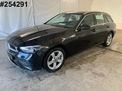 Gebraucht Mercedes C300e Avantgarde 204 PS (150 kW) 2023 Schwarz Limousine