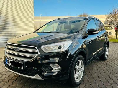 Gebraucht Ford Kuga Titanium 150 PS (110 kW) 2018 Schwarz SUV