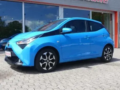 Gebraucht Toyota Aygo x-sky 72 PS (52 kW) 2018 Blau Kleinwagen