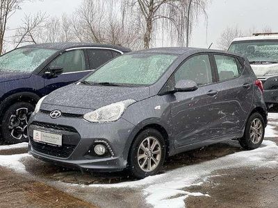 Gebraucht Hyundai i10 Intro Edition 67 PS (49 kW) 2014 Star dust / met Kleinwagen