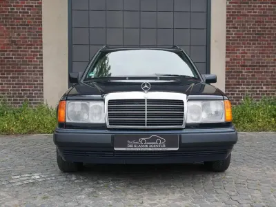 Gebraucht Mercedes 230 136 PS (100 kW) 1990 Blau Kombi