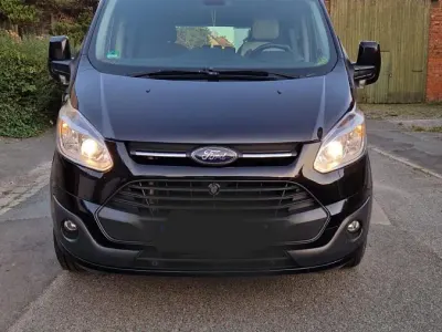 Gebraucht Ford Tourneo 125 PS (91 kW) 2014 Schwarz Van / Kleinbus