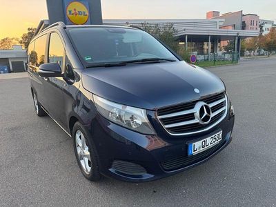 Mercedes V220