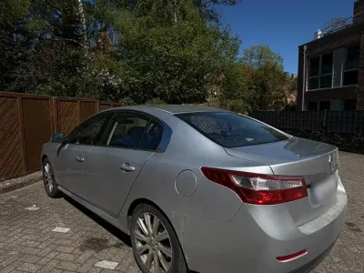 Second-hand Renault Latitude 175 CP (128 kW) 2012 Argintiu Berlinǎ