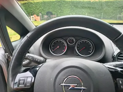 Gebraucht Opel Corsa 87 PS (63 kW) 2010 Silber Kleinwagen