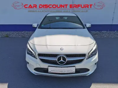 Gebraucht Mercedes CLA180 Urban 122 PS (89 kW) 2016 Calcitweiss  unilack Coupé